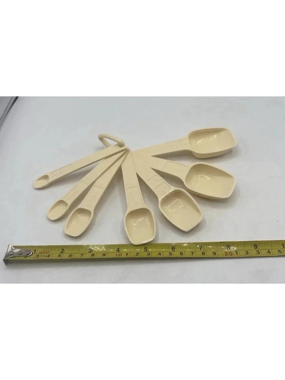 Vintage Tupperware Beige Measuring Spoons Complete Set Of 7 + Ring Retro Cook